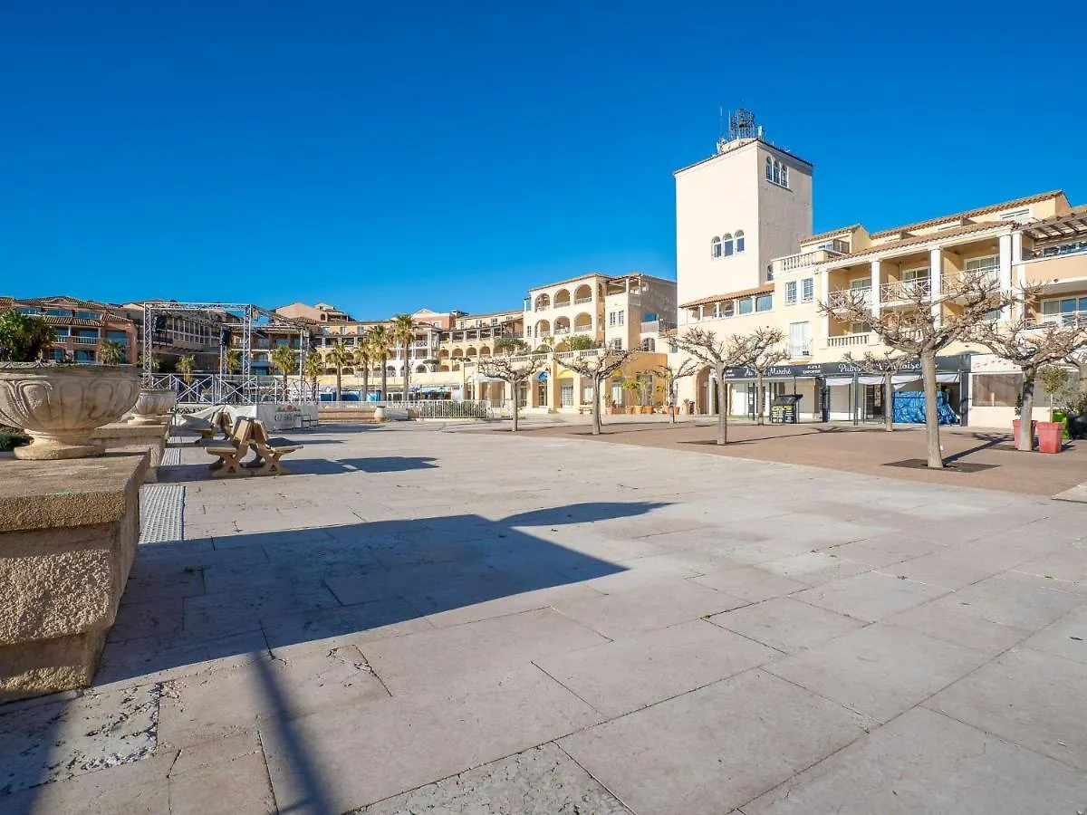 Apartment Village Cap Esterel - Le Belvedere-12 By Interhome Saint-Raphaël 0*,  Francie