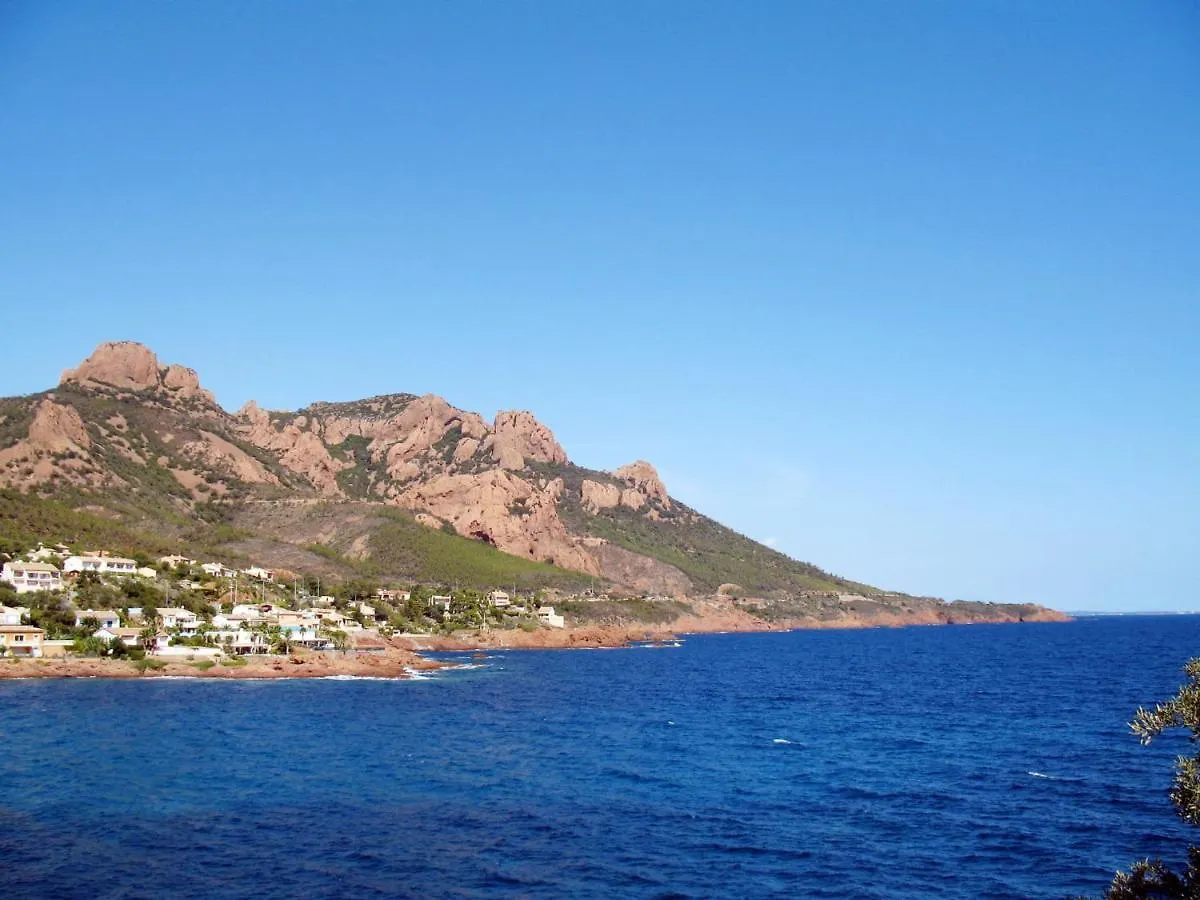 Apartment Village Cap Esterel - Le Belvedere-12 By Interhome Saint-Raphaël 0*,  Francie