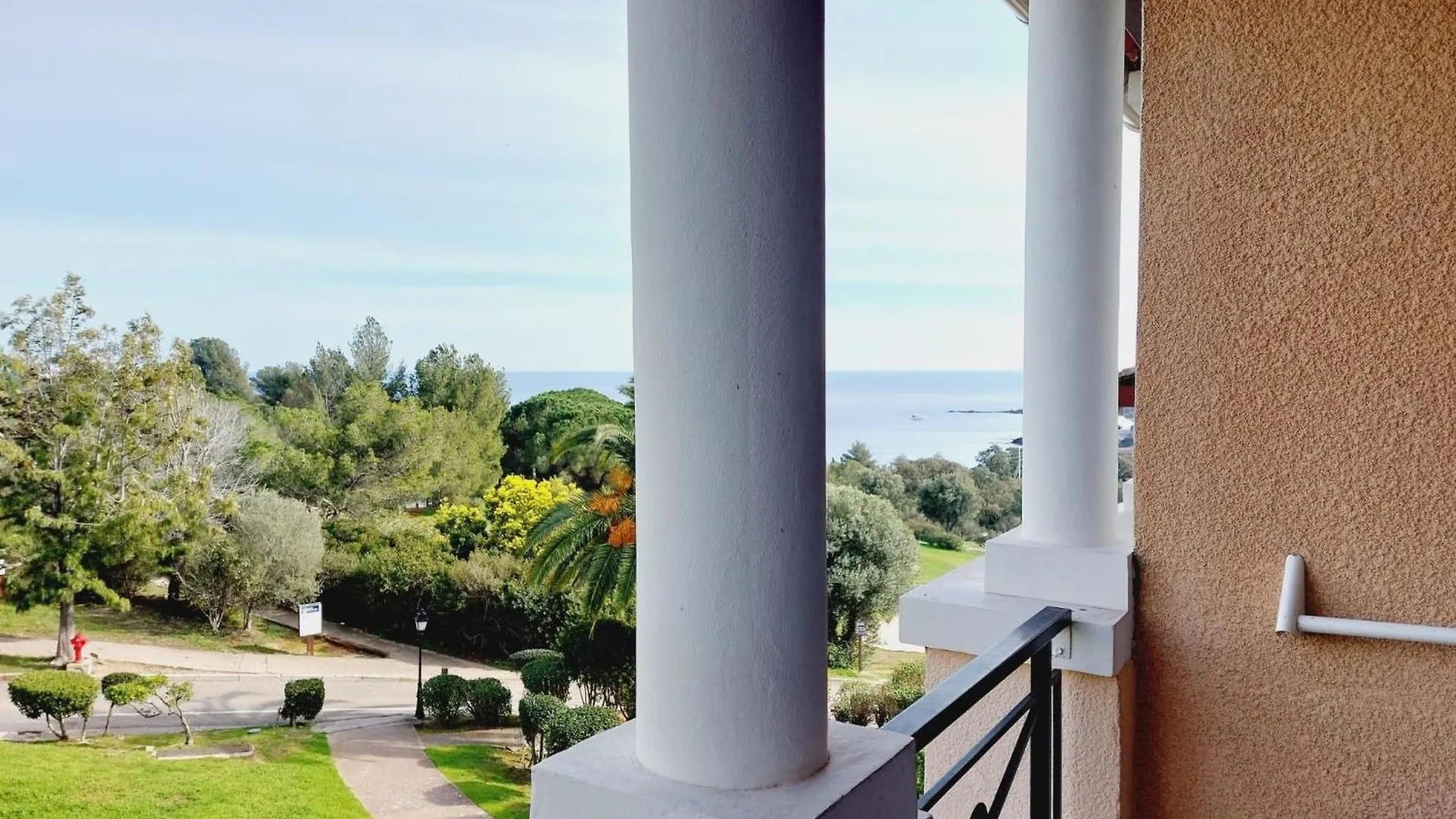 Apartment Village Cap Esterel - Le Belvedere-12 By Interhome Saint-Raphaël