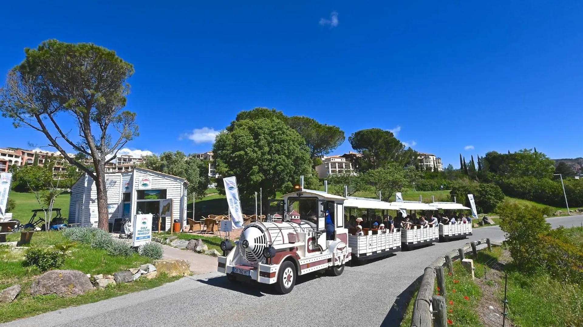 Apartment Village Cap Esterel - Le Belvedere-12 By Interhome Saint-Raphaël