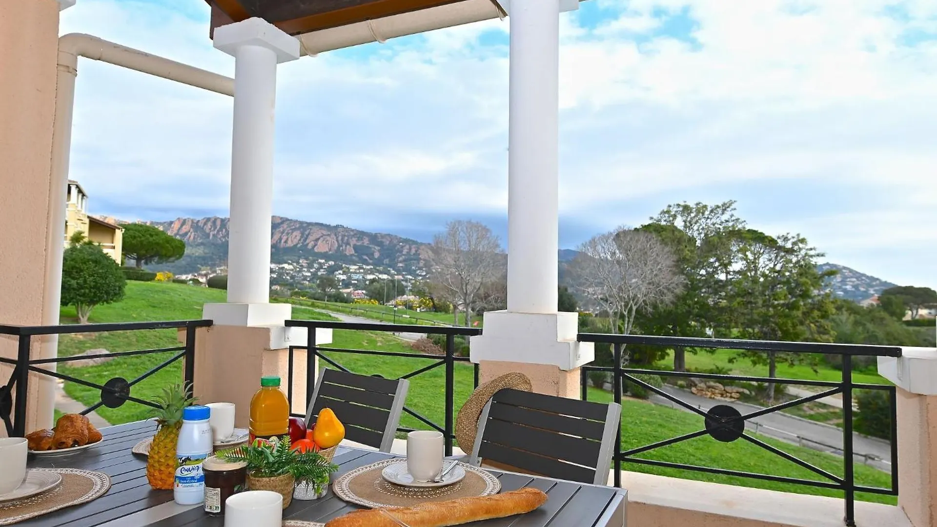 Apartment Village Cap Esterel - Le Belvedere-12 By Interhome Saint-Raphaël